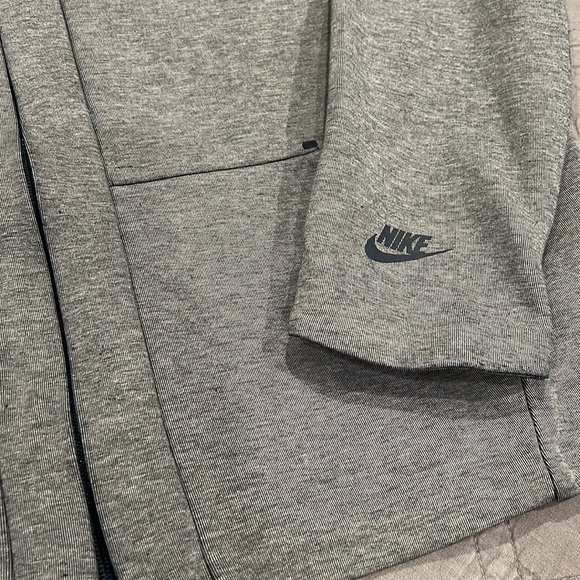 Nike Tech Fleece Cardigan - Picture 2 of 6
